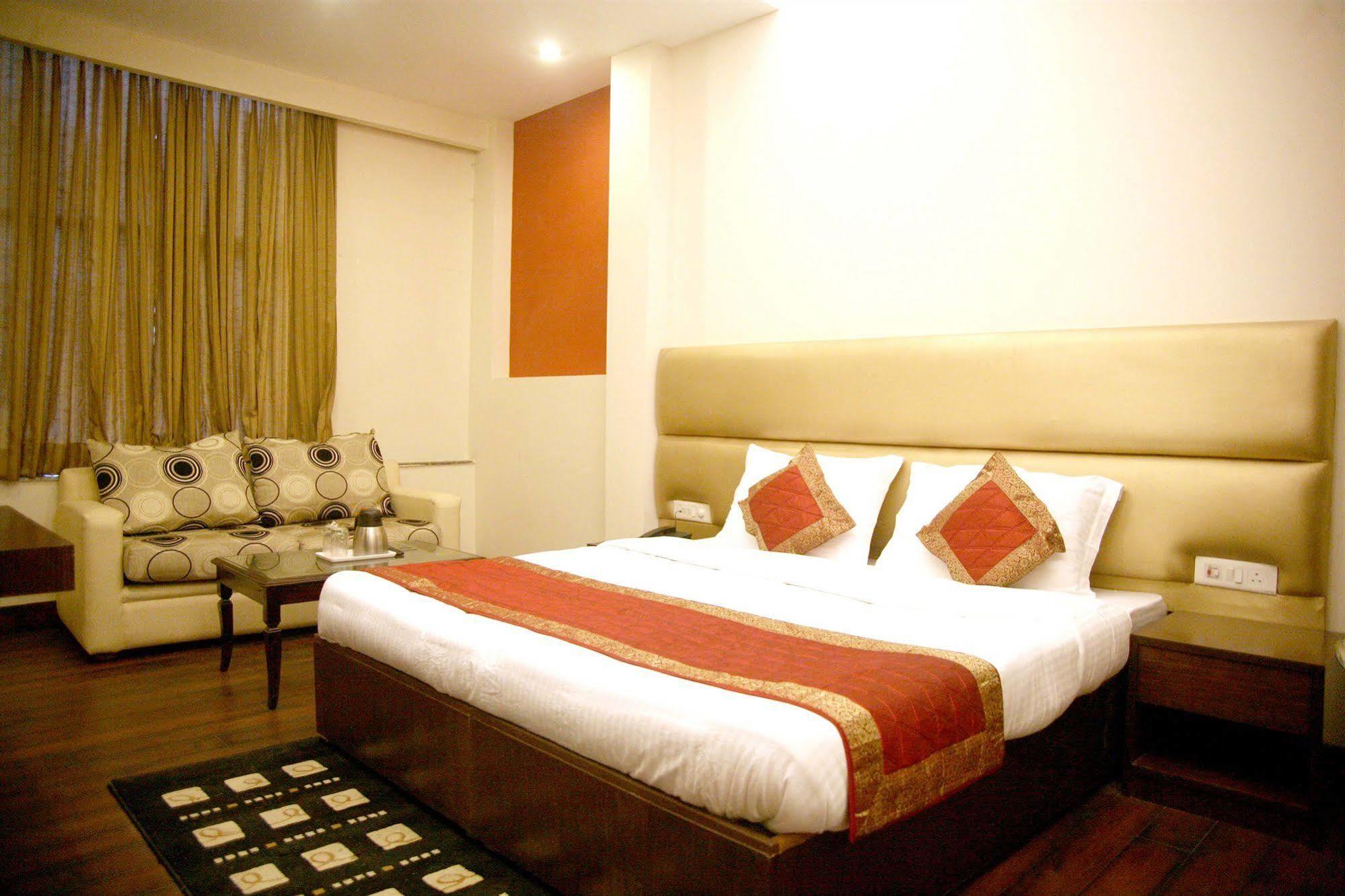 Rupam Hotel Delhi  Eksteriør billede