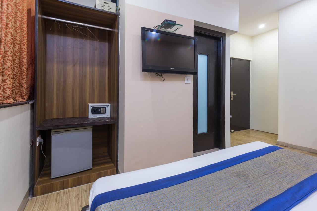 Rupam Hotel Delhi  Eksteriør billede