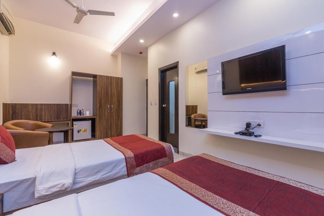 Rupam Hotel Delhi  Eksteriør billede